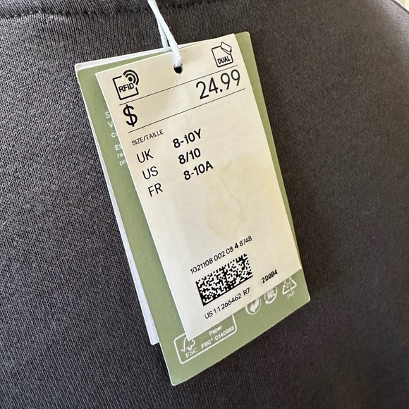 H&M Gray Disney Sweatshirt with Character Print size 8-10 BNWT - Picture 4 of 4